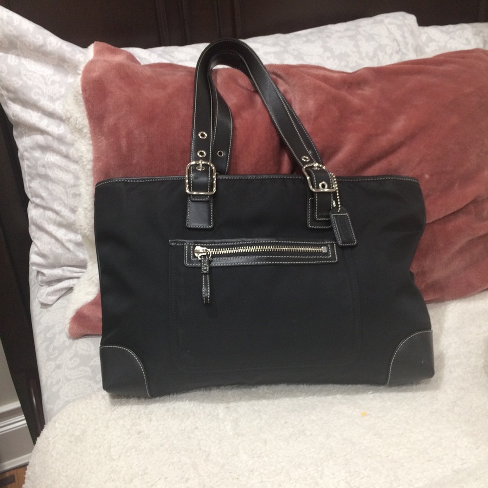 Coach bag 💯% authentic!! - Picture 9 of 13